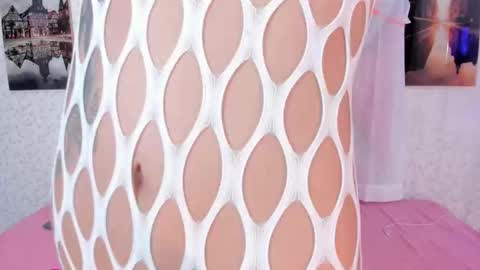 Snapshot of laramurphy chatting on 10.25.25 Lara Murphy online show from 10.25.25