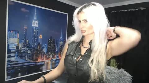 laras_moans online show from 12.08.24