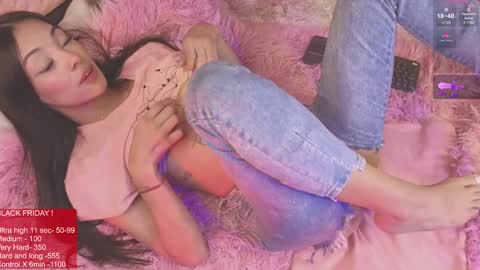 Snapshot of larastanford01 chatting on 12.13.24 Lara Give it a thumbs up please its important online show from 12.13.24