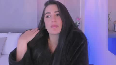 Snapshot of laravillalobos chatting on 06.11.26 Laura online show from 06.11.26