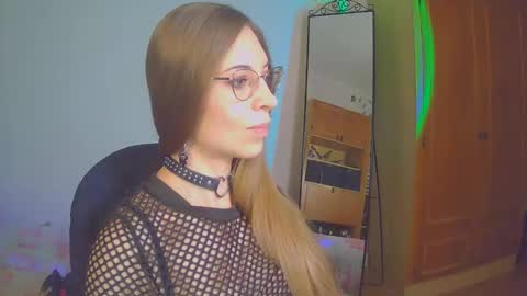 larawintersxxx online show from 09.22.25
