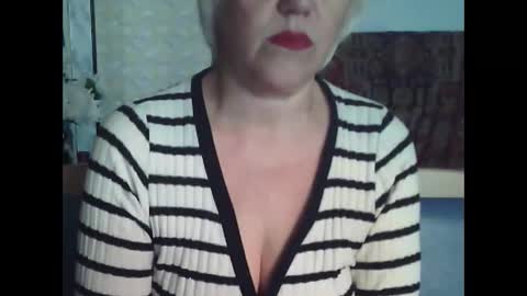 Snapshot of larisaq4ugo24 chatting on 09.25.25 larisaq4ugo24 online show from 09.25.25