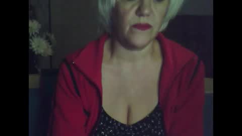 Snapshot of larisaq4ugo24 chatting on 09.27.25 larisaq4ugo24 online show from 09.27.25