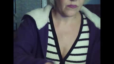 Snapshot of larisaq4ugo24 chatting on 10.05.25 larisaq4ugo24 online show from 10.05.25