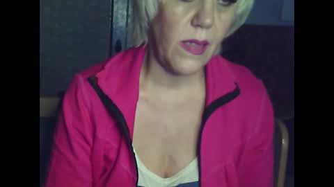 Snapshot of larisaq4ugo24 chatting on 10.10.25 larisaq4ugo24 online show from 10.10.25