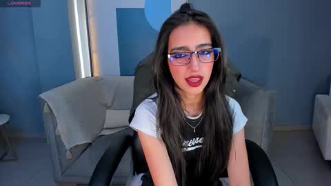 Larisa Smirnov online show from 10.01.25