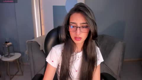 Larisa Smirnov online show from 10.06.25