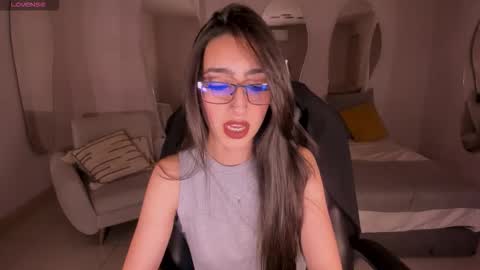 Larisa Smirnov online show from 11.11.25