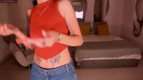 Larisa Smirnov online show from 11.12.25