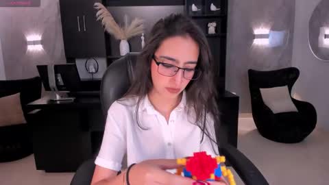 Larisa Smirnov online show from 01.12.26