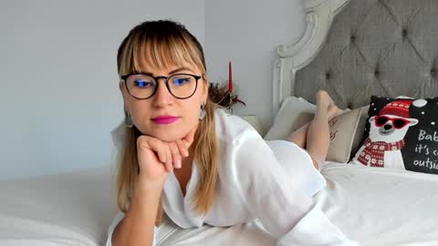 Larissa online show from 12.10.24