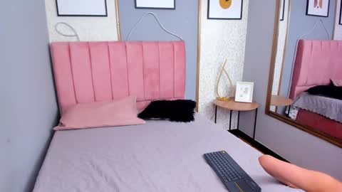 Snapshot of larissaevans chatting on 01.27.25 Valentina online show from 01.27.25