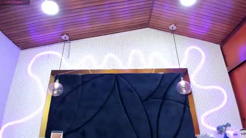 Snapshot of larissaevans chatting on 02.18.25 Valentina online show from 02.18.25