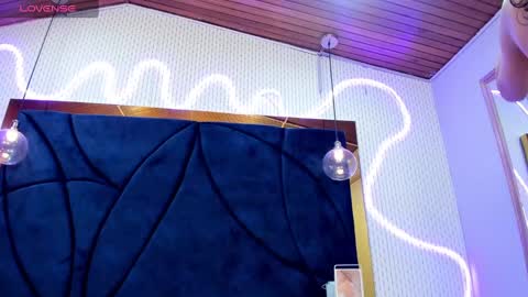 Snapshot of larissaevans chatting on 02.27.25 Valentina online show from 02.27.25