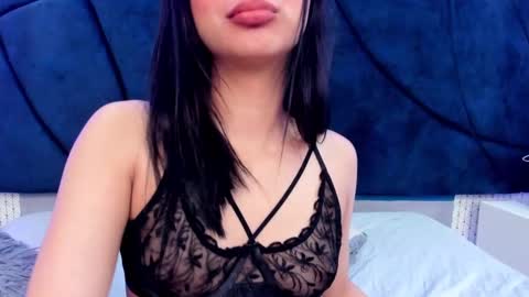 Snapshot of larissaevans chatting on 03.08.25 Valentina online show from 03.08.25