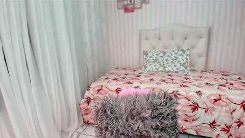 Larissas online show from 03.12.25
