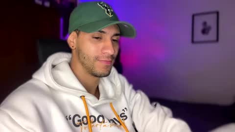 Snapshot of larry_jones chatting on 01.05.25 andrew online show from 01.05.25