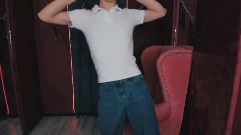 Snapshot of larry_project chatting on 11.01.25 Larry online show from 11.01.25