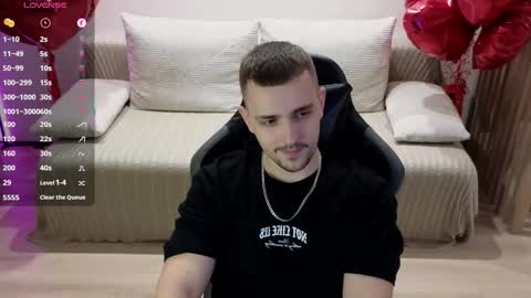 Snapshot of larstar01 chatting on 11.18.25 Lars online show from 11.18.25