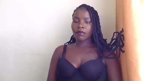 larvy12 online show from 11.08.25