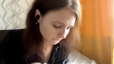 Snapshot of lashundaciviello chatting on 05.18.26 Mila online show from 05.18.26