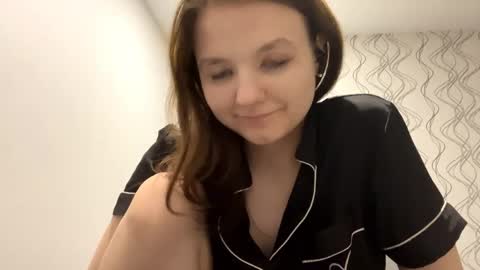Snapshot of lashundaciviello chatting on 05.22.26 Mila online show from 05.22.26