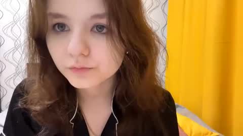 Snapshot of lashundaciviello chatting on 05.28.26 Mila online show from 05.28.26