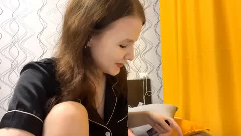 Snapshot of lashundaciviello chatting on 05.31.26 Mila online show from 05.31.26