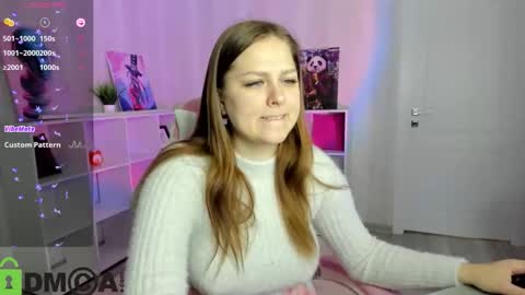 Snapshot of lasly_fox chatting on 10.14.25 Leslie GTM2 Mon Tue Sat 0300am-1000am Thu and Sun 0900am-1600pm. online show from 10.14.25