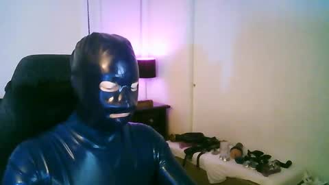 Snapshot of latexminheadroom chatting on 10.02.25 latexminheadroom online show from 10.02.25