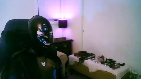 Snapshot of latexminheadroom chatting on 10.17.25 latexminheadroom online show from 10.17.25