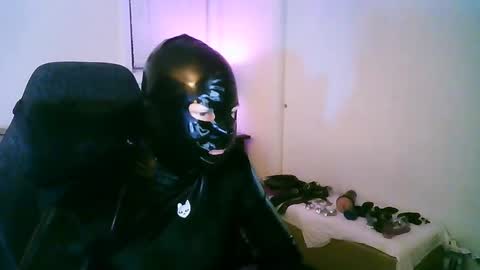 Snapshot of latexminheadroom chatting on 10.24.25 latexminheadroom online show from 10.24.25