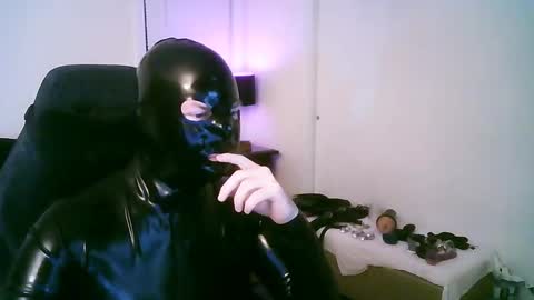 Snapshot of latexminheadroom chatting on 10.29.25 latexminheadroom online show from 10.29.25