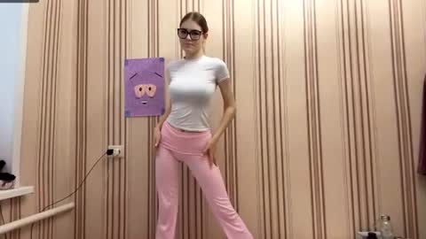 Mia online show from 07.22.26