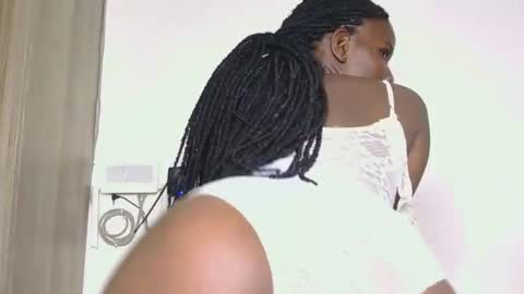 latiffaah_xx online show from 02.08.26