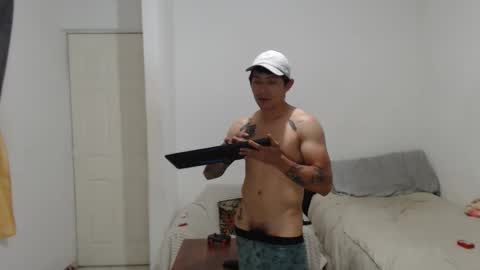 Snapshot of latin_bby chatting on 05.20.26 carlos online show from 05.20.26