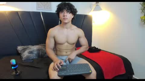 Snapshot of latin_beastx chatting on 05.12.26 latin_beastx online show from 05.12.26