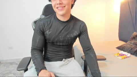 Snapshot of latin_beastx chatting on 05.19.26 latin_beastx online show from 05.19.26