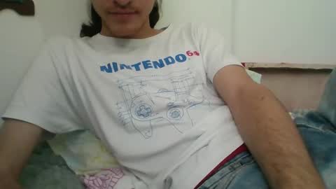 Snapshot of latin_boi6 chatting on 11.04.25 Angel online show from 11.04.25