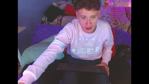 latin_boysxxx_ online show from 12.16.25