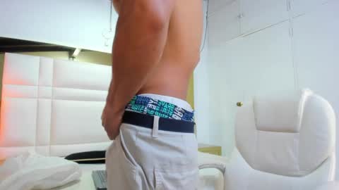 Johana y Santiago online show from 04.22.26