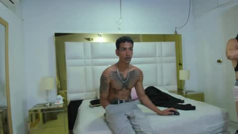 Snapshot of latin_couple20y chatting on 04.26.26 Johana y Santiago online show from 04.26.26