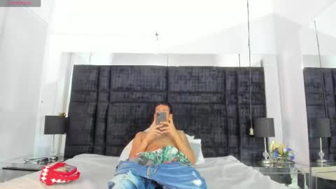 Snapshot of latin_couple20y chatting on 05.09.26 Johana y Santiago online show from 05.09.26