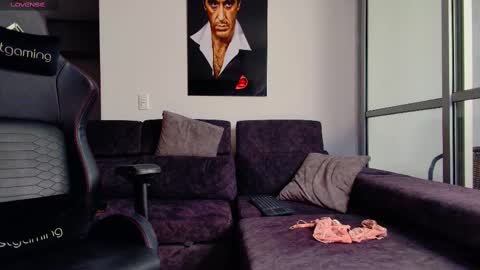 Snapshot of latin_couple77 chatting on 02.23.25 Sara y Andy online show from 02.23.25