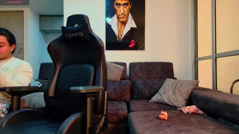 Snapshot of latin_couple77 chatting on 02.24.25 Sara y Andy online show from 02.24.25