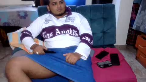 Snapshot of latin_curiousxxx chatting on 06.18.26 latin_curiousxxx online show from 06.18.26