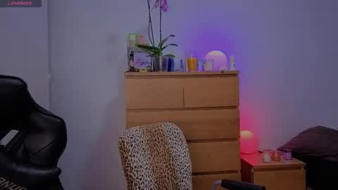  Free OF online show from 10.13.25