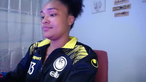 Snapshot of latin_rihanna_j chatting on 10.01.25 karen online show from 10.01.25