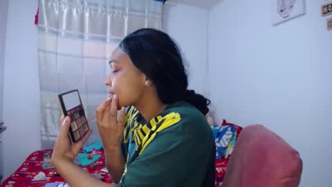 Snapshot of latin_rihanna_j chatting on 10.07.25 karen online show from 10.07.25