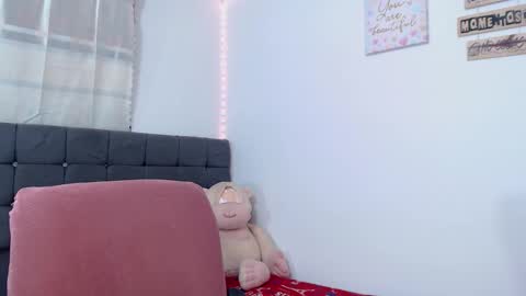 Snapshot of latin_rihanna_j chatting on 10.21.25 karen online show from 10.21.25